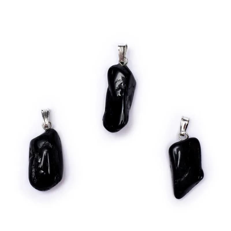 pendant in black tormaline