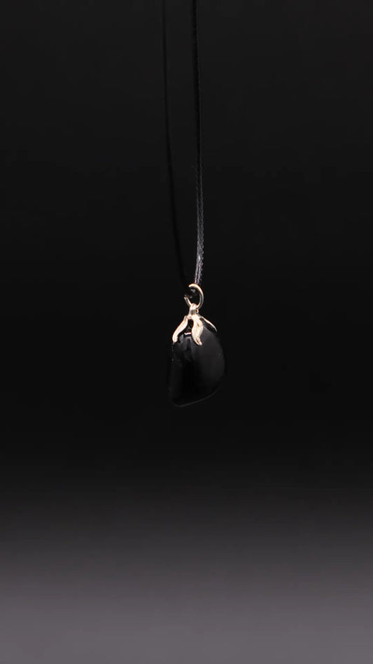 pendant in black tormaline