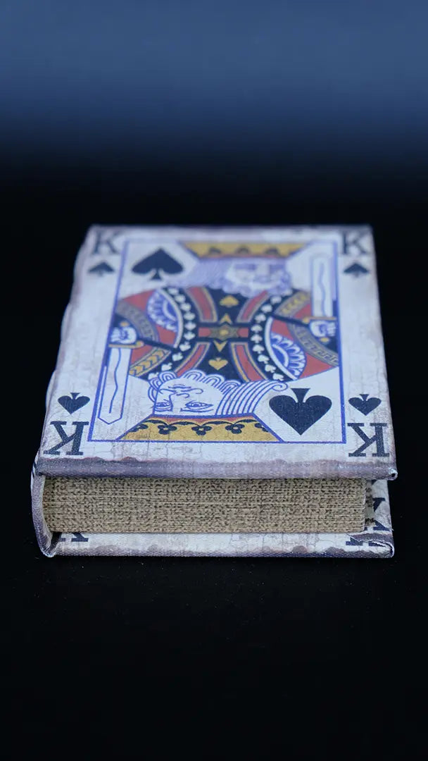 Storage box for playing cards King of Spades